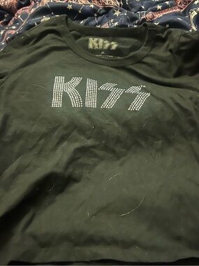 🎸Officially licensed KISS 🎸
Kiss Black Short-Sleeve Tee with Rhinestone Logo